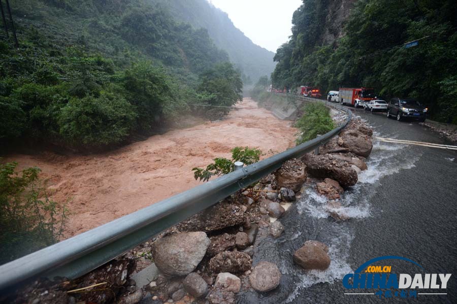 暴雨来袭——多地遭遇暴雨洪涝灾害
