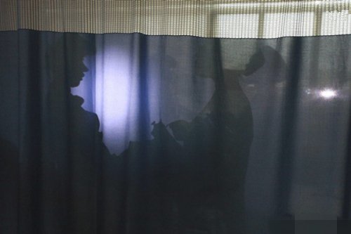 5位前男友不知谁是孩儿爸陪同人流 揭秘少女人流现场(图)