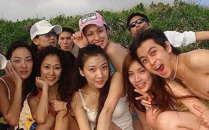 林志颖首曝婚纱照晒婚戒妻子陈若仪未出镜