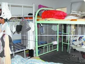 北京拼租房如火车卧铺：100平方米房间住近30人