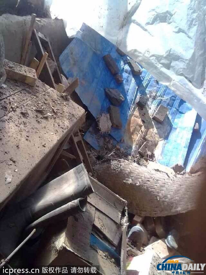 高清组图：岷县地震余震不断致房屋倒塌严重