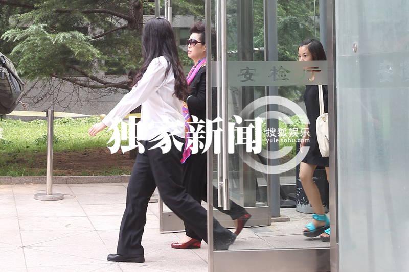 李某案举行庭前会议梦鸽现身 被告本人将出席
