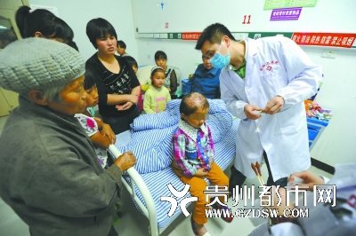 贵州针扎缝嘴虐女案续：涉案父亲获刑1年6个月