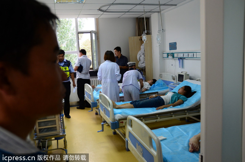 兰州一客车发生侧翻 致5死14伤