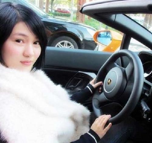 郭美美自称公主遭吐槽 爆乳欲演海天盛宴[组图]