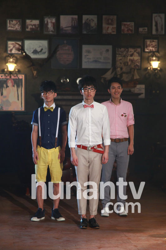 2013快男十强拍摄MV 贾盛强华晨宇装惊讶卖萌