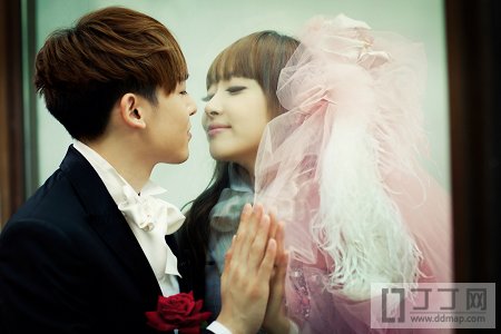 《我们结婚了》婚纱照盘点 维尼鬼泽最养眼