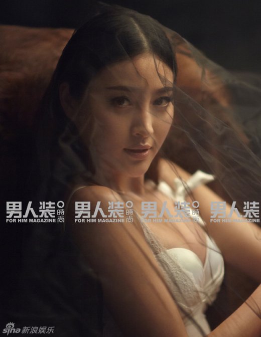 南笙妹妹变欲女惹争议 图揭女星重口味《男人装》封面