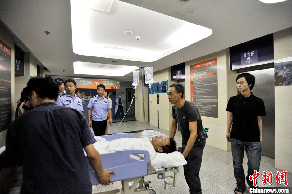 男子成都街头持刀伤及15人 已致3人死亡