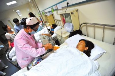 上海一冷藏厂液氨泄漏15人亡 死者难辨身份