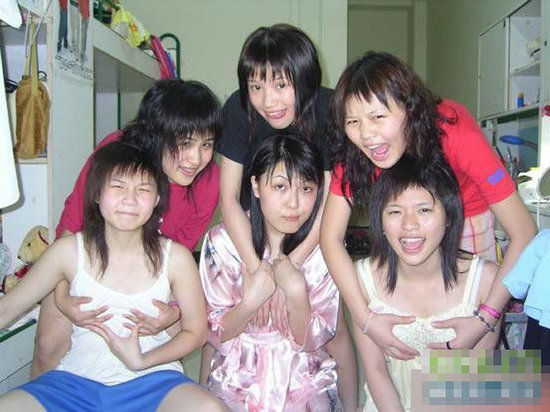 男生被分女宿舍引嫉妒羡慕恨 揭女生寝室私密事(组图)