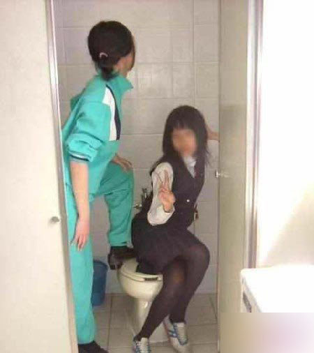 男生被分女宿舍引嫉妒羡慕恨 揭女生寝室私密事(组图)