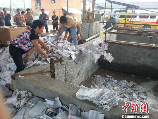湖北宜昌集中销毁430万张快递单 保护网购信息