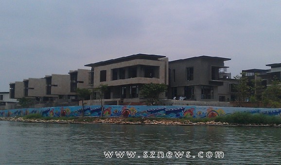 城市会客厅还是私人豪宅?欢乐海岸惊现别墅群(图)