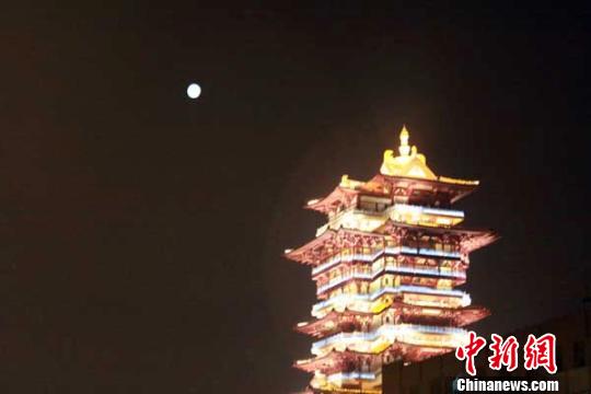 四川绵阳：人造月亮升空 平添月色美景(图)