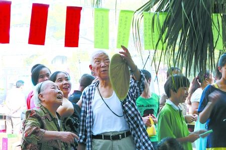 今年中秋夜月亮于19时13分最圆(组图)
