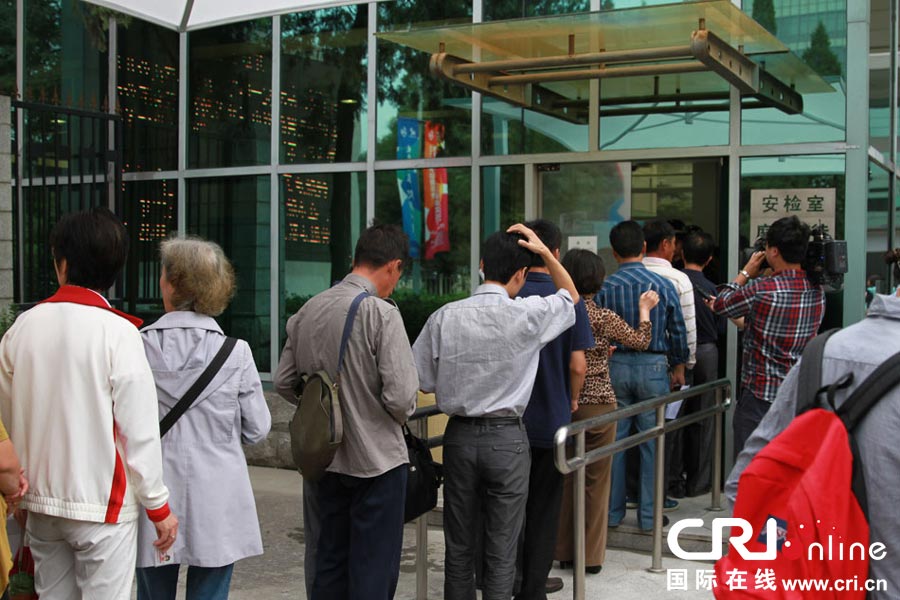 北京摔死女童案被告翻供称摔的是购物车