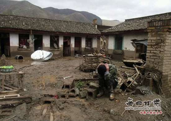 岷县局地发生雷电冰雹暴雨灾害致7人遇难1人失踪(组图)