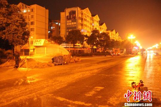 322国道桂林境内发生天然气管道泄漏 附近居民疏散