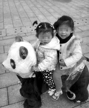 女童被洗衣机绞死 警方否认排除谋杀将挖出尸体进行尸检