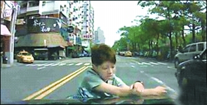 司机为防碰瓷装行车记录仪 其作用有限
