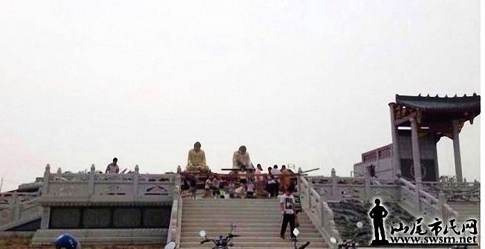 耗资近五千万元镇寺大佛在台风中被吹低头