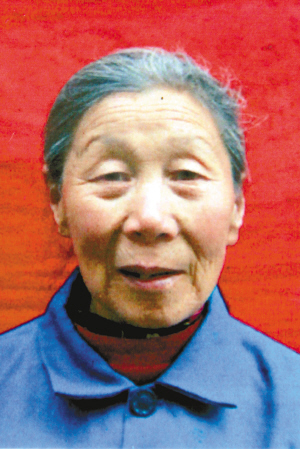 奶奶用身体保护被马蜂袭击的孙女 伤重去世(图)