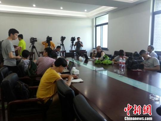浙江余姚市长回应质疑：120多小时一直在抗洪救灾