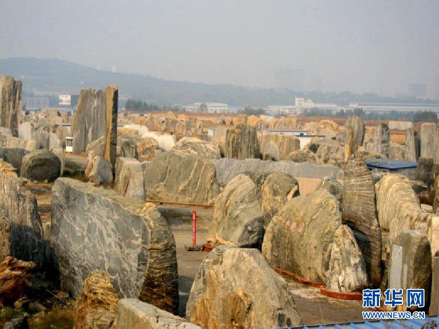 成都美女大学生烤鱿鱼月入10万 被称 鱿鱼西施