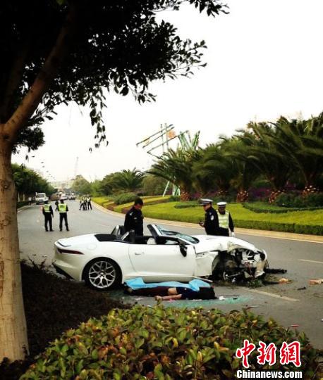 昆明“飙车党”市区飙车致车祸 豪车司机当场死