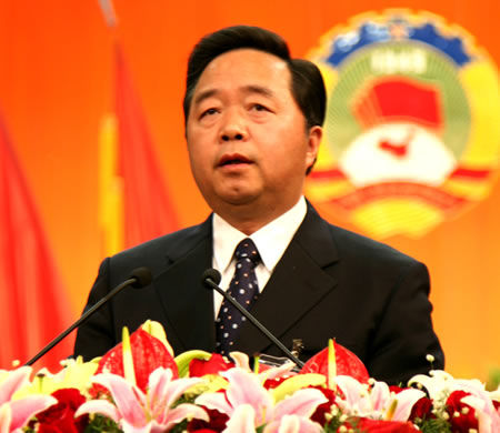 盲人小伙雅思6.5入学英国读研:最困难的是阅读