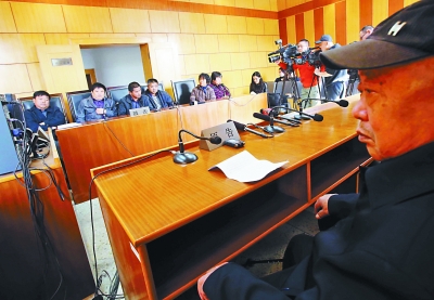“常回家看看”首案开庭　八旬老人无奈称受冷落