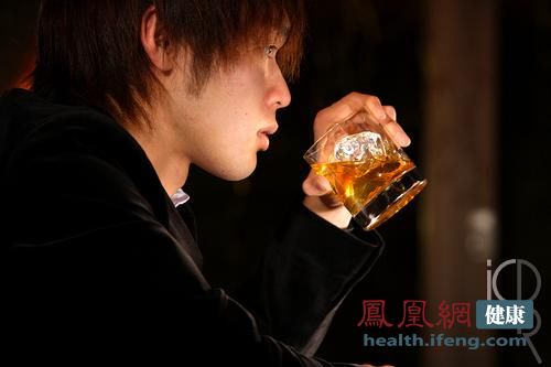 这几种菜千万别下酒吃 易变“夺命砒霜”