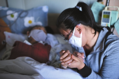 女子卖虚拟产品救血癌男友 每份两元已售出千件(图)