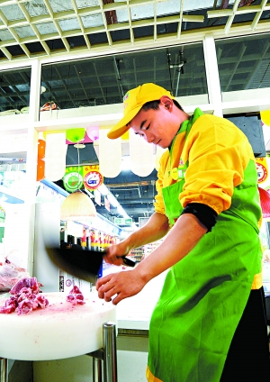 “海归”卖肉郎 每天营业额达七八千元(组图)