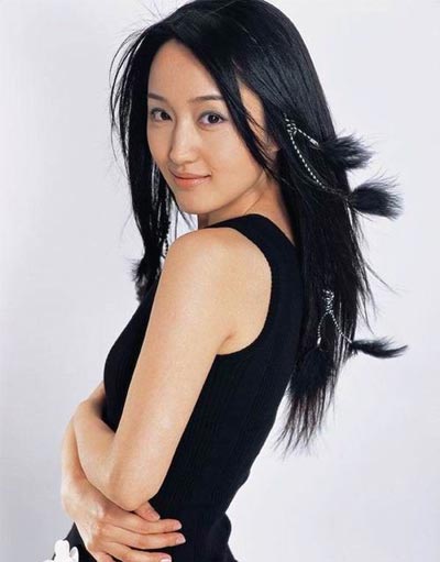 大妈秀腹肌惊呆网友 娱乐圈不老女神大盘点/图