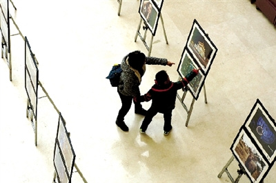 90后小伙因病离世 医院为其办摄影展完成遗愿(图)