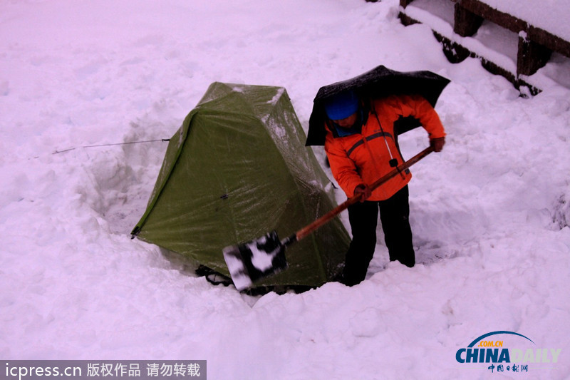 黄山暴雪 最大积雪深度超56厘米