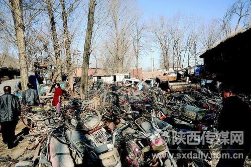 陕西延安200多肇事车辆因为长期停放修理厂变废铁