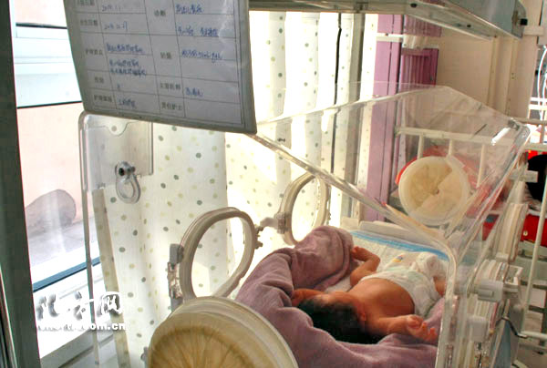 天津“弃婴岛”收到首名婴儿 女婴仅有5天大
