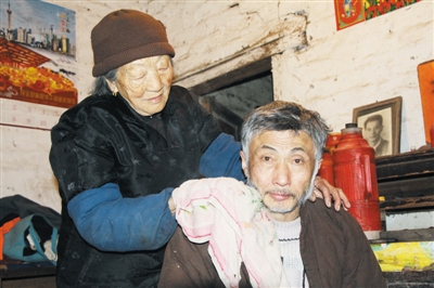 太湖八旬母亲34年如一日守护两精神残疾儿子