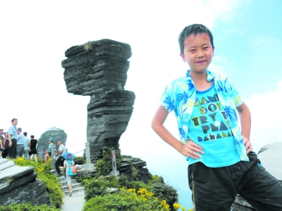 奶奶带脑瘫孙子7年“穷游”全国 住20元旅馆坐绿皮火车
