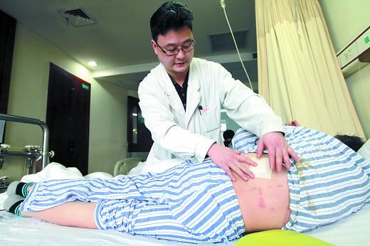 女子打个喷嚏小便失禁 医生：这是个技术活