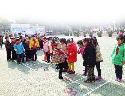 常州一小学取消广播体操 下课“疯”玩30分钟