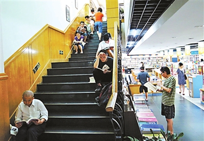 三联书店试行24小时营业