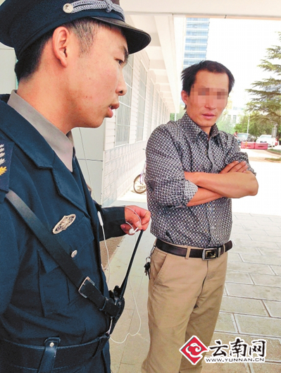 昆明山寨救护车泛滥 各大医院病房发卡揽客