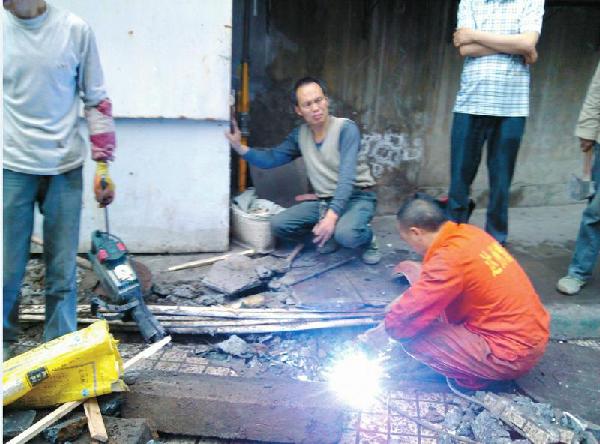 达州:施工挖爆天然气 医院百人“夺路狂奔”(图)