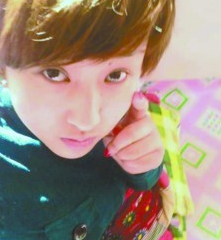 准新娘马路上拍婚纱照被撞致重度昏迷(图)