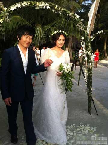 揭嫁得好的二三线女星 “可云”家别墅带瀑布