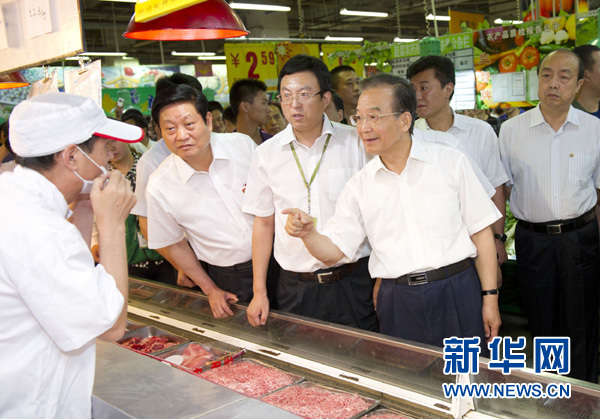 温家宝总理十天内三次过问猪肉价格心系民生